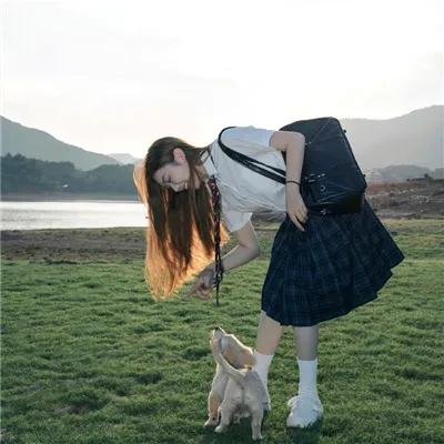 秦颂 海报